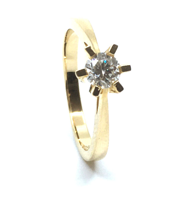 14 KT. GULD CARLA RING MED BRILLANT 0,50 CT. W/SI