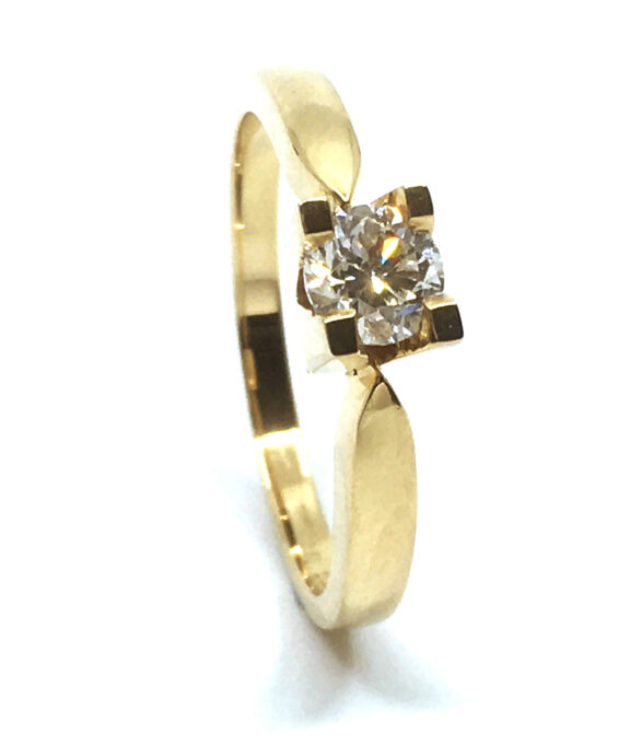 14 KT. GULD EVA RING MED BRILLANT 0,50 CT. W/SI