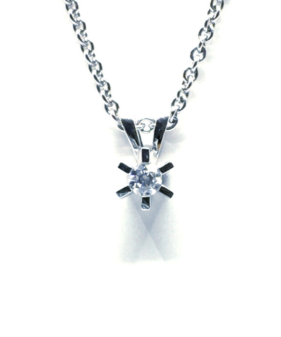 14 KARAT HVIDGULD CARLA VEDHÆNG MED BRILLANT 0,10 CT. W/SI + SØLV KÆDE