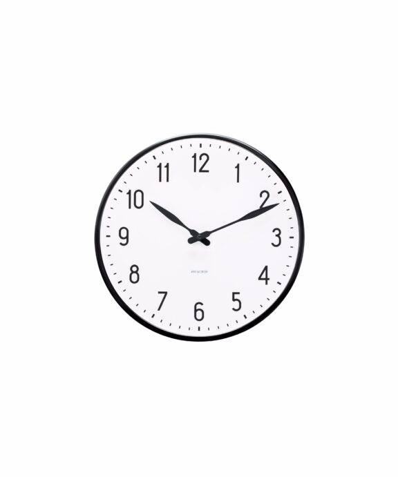ARNE JACOBSEN STATION VÆGUR, Ø 21CM, SORT M/HVID SKIVE OG TAL