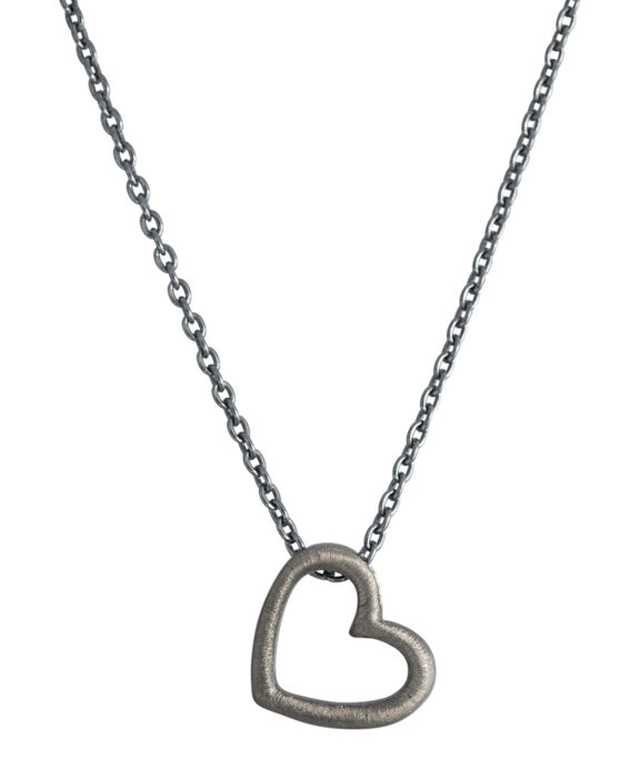SØLV HALSKÆDE SORT RHODINERET MED HJERTE