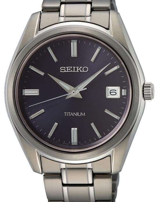 SEIKO TITAN UR HERRE MED BLÅ SKIVE - SUR373P1