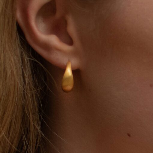 BYBIEHL OCEAN FLOW HOOPS MEDIUM ØRERINGE SØLV FORGYLDT - 4-4202-GP - Billede 4