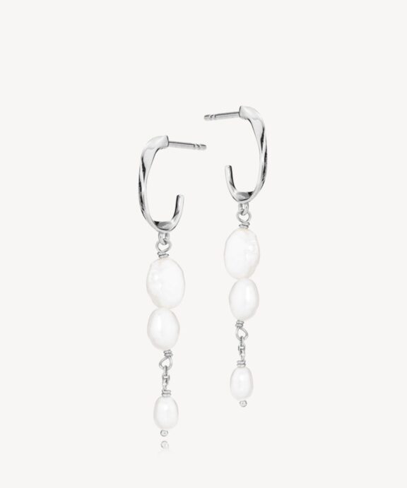 IZABEL CAMILLE ELLIP ØRERINGE CREOLER SØLV MED PERLE - A1833SWS