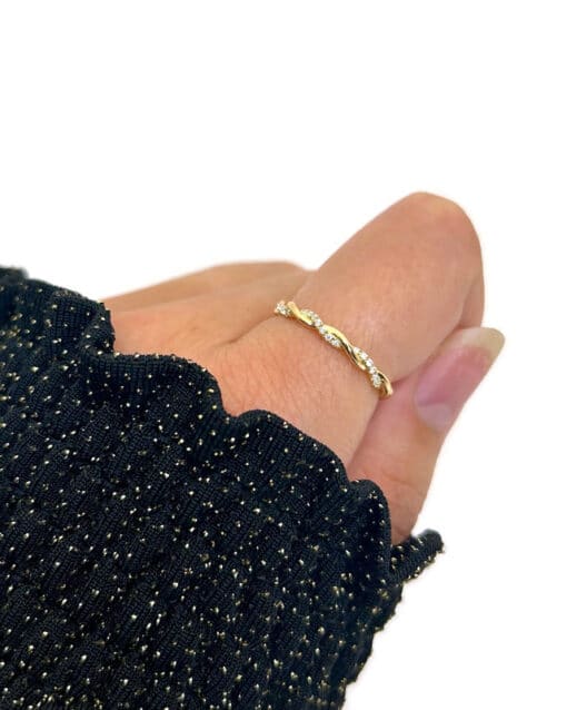 CHRISTOFFERSEN JEWELLERY SNOET RING 8 KARAT GULD MED ZIRKONIA - 5001179-0-3 - Billede 3