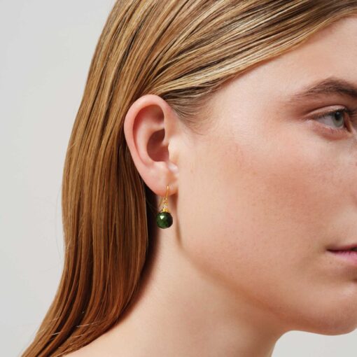 JULIE SANDLAU BERRY EARRING MED TURMALIN FARVET KRYSTAL - HKS788GDTMCRCZ - Billede 2