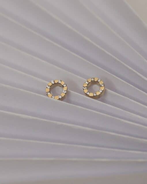 CHRISTOFFERSEN JEWELLERY CIRKEL ØRESTIKKER 14 KARAT GULD MED 0,125 CARAT BRILLANTER – 3000352 - Billede 2